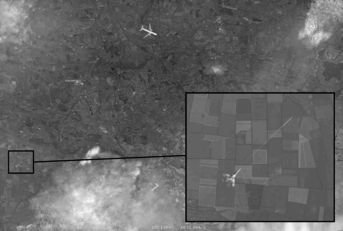 Fausse image envoyée à Reuteurs par la chaîne de télévision russe 1 prétendant montrer le MH17 abattu par Ukranian Fighter.  L'image s'est avérée fausse.