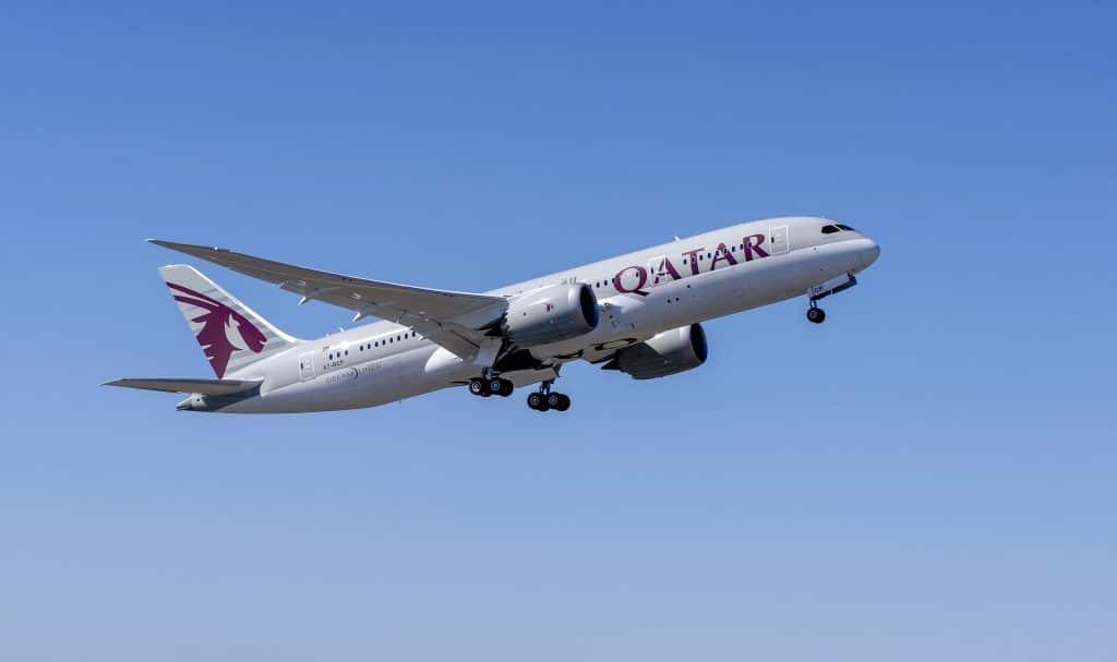 Aviation commerciale Qatar Airways atterrit pour la premiere fois a