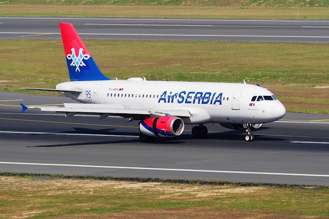 Aerien airline Air Serbie opere un vol devacuation a Tel
